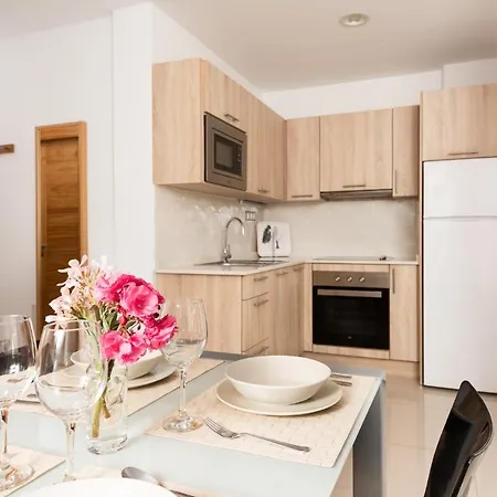 Las Palmeras Apartment *